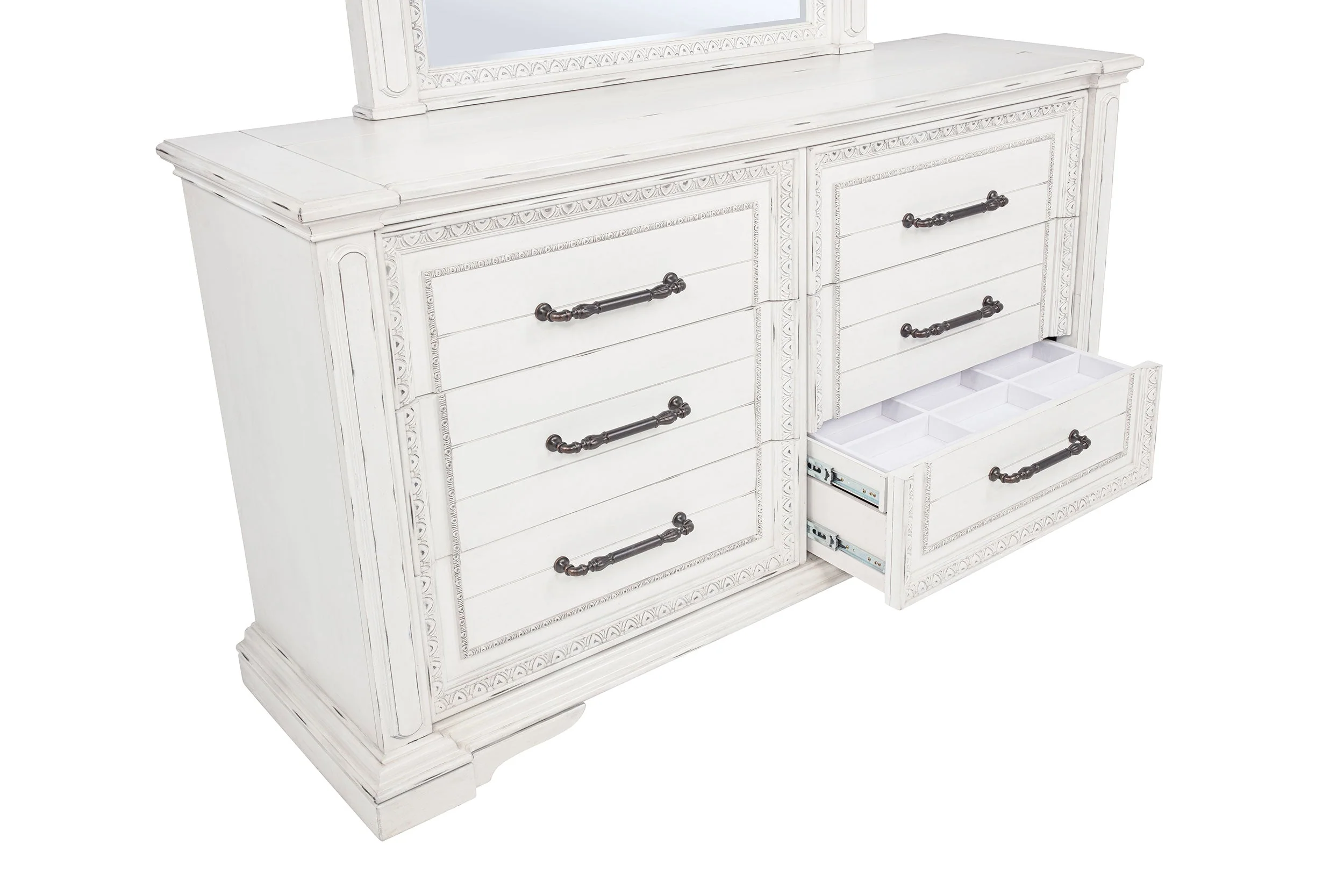 McKinney Vintage White 4-piece California King Bedroom Set - Image 13