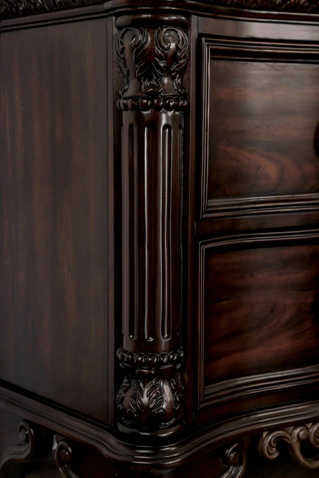 Menodora Brown Cherry 4-Piece Queen Bedroom Set - Image 11