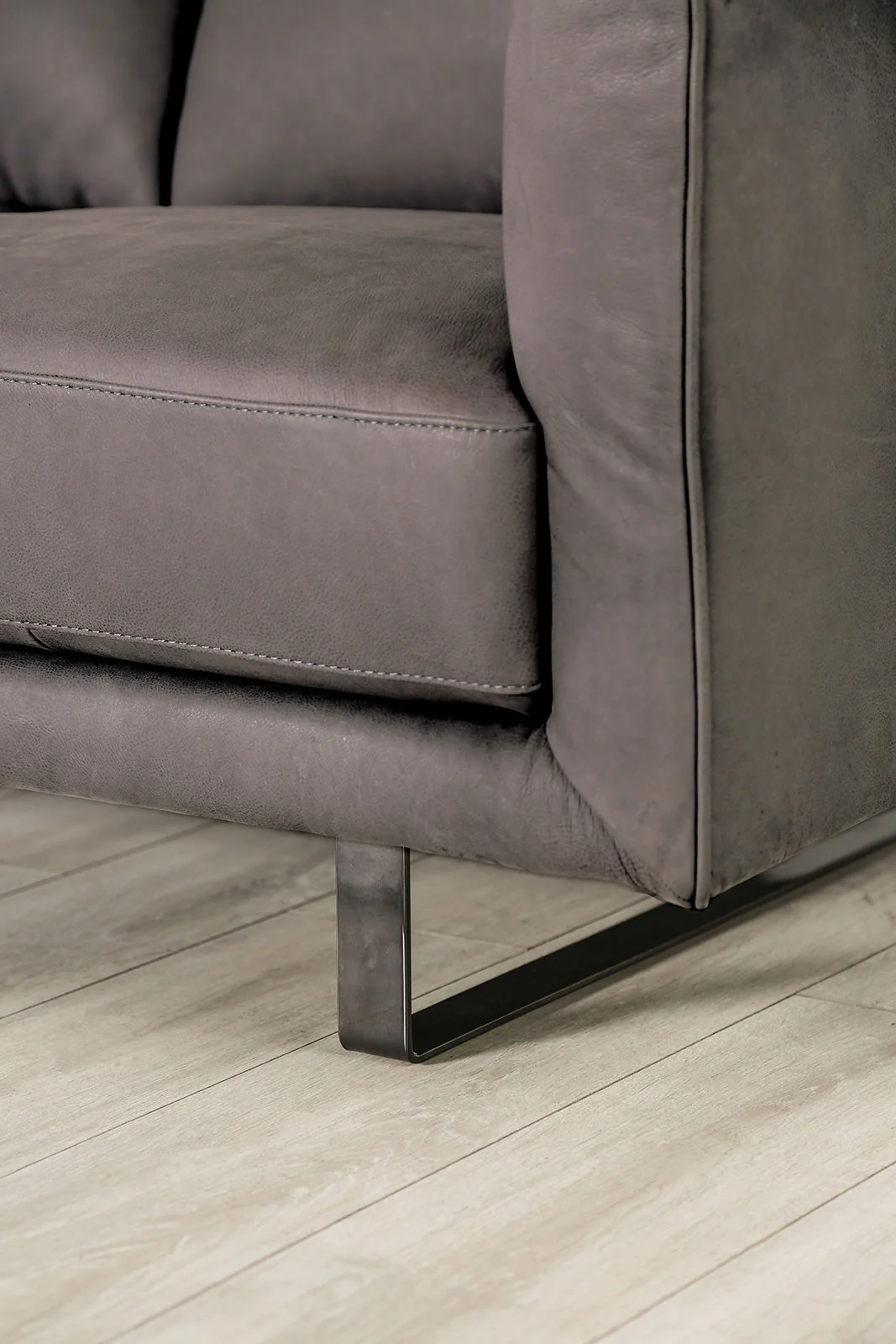 Mezzanotte Gray Real Italian Leather Living Room Set - Image 4