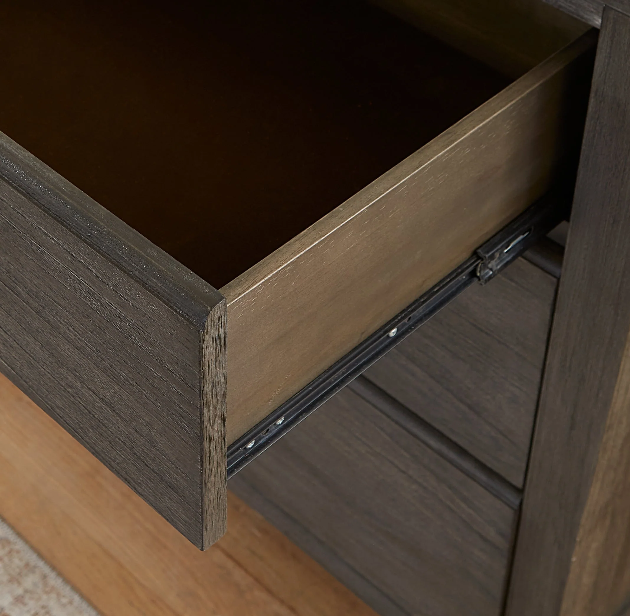 Nevis Five Drawer Chest in Sharkskin - Image 4