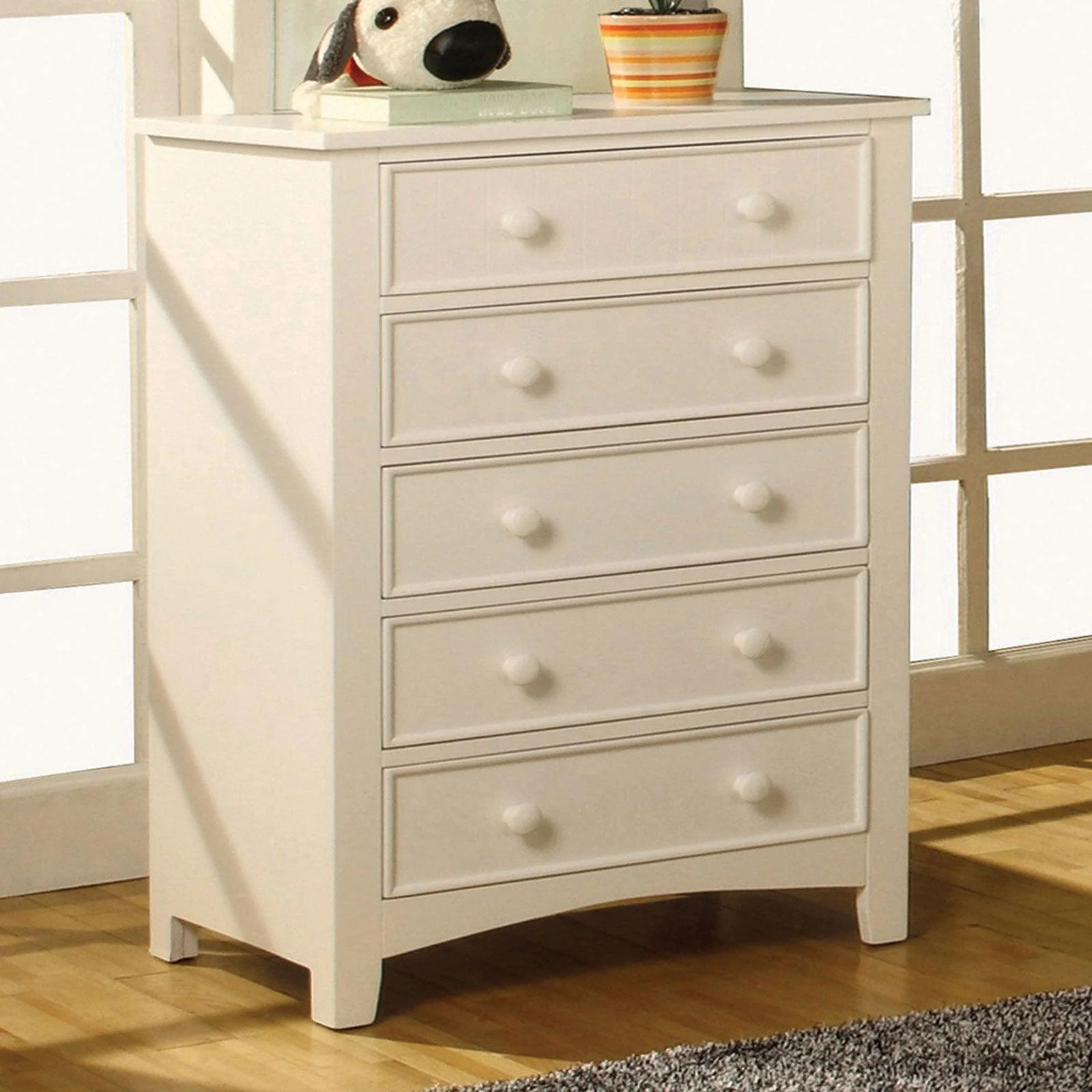 Omnus White Chest