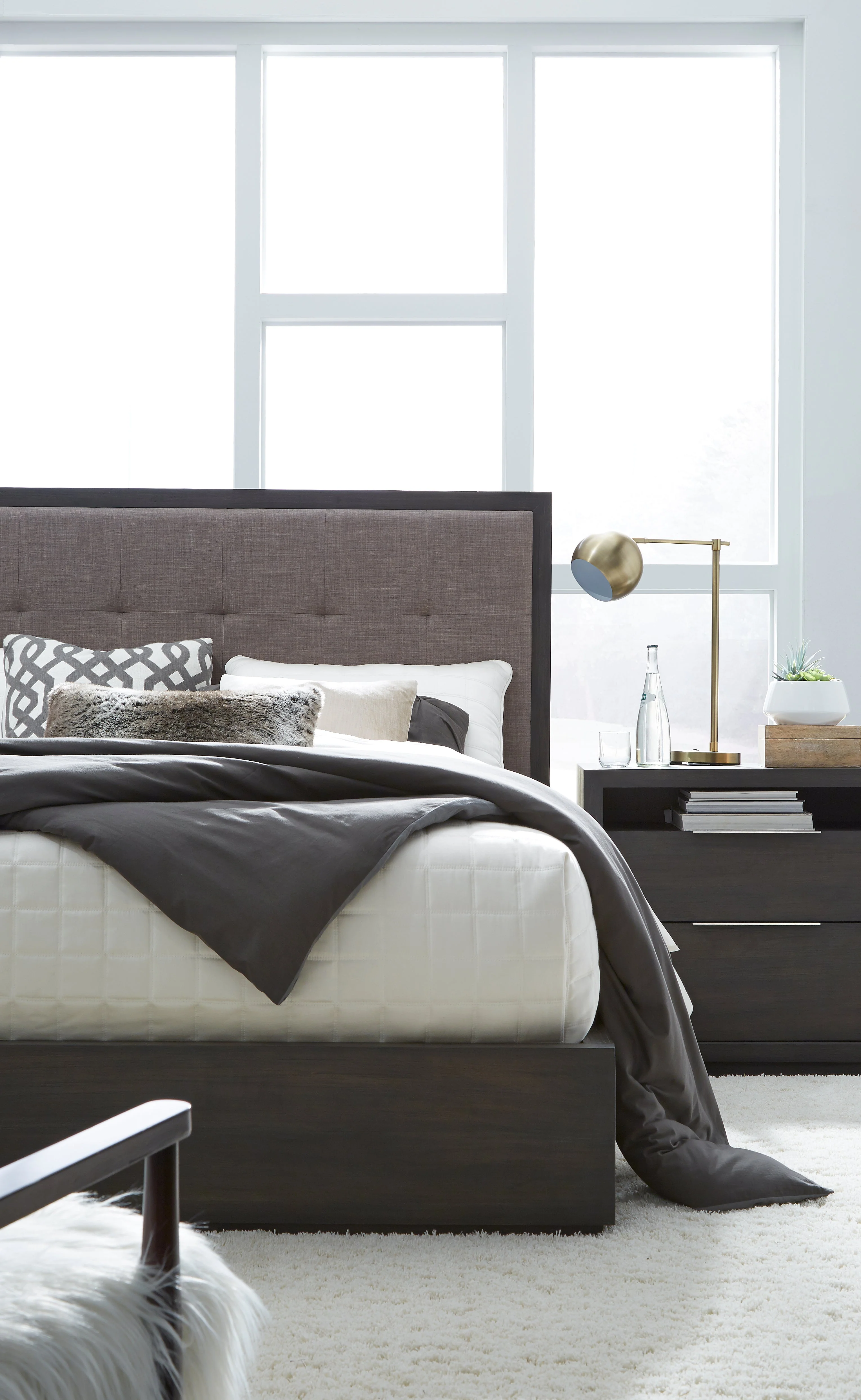 Oxford Upholstered Platform Bed in Dolphin (59") - Image 3