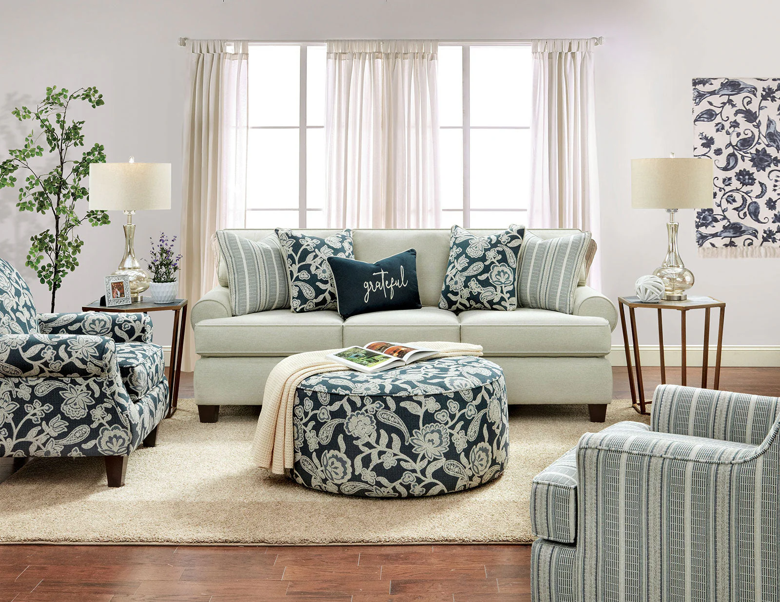 Porthcawl Ivory Sofa & Loveseat - Image 3