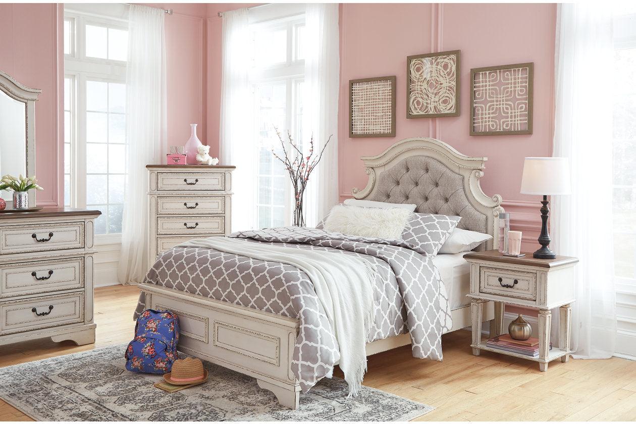Realyn Chipped White Full Panel Bed - Image 8