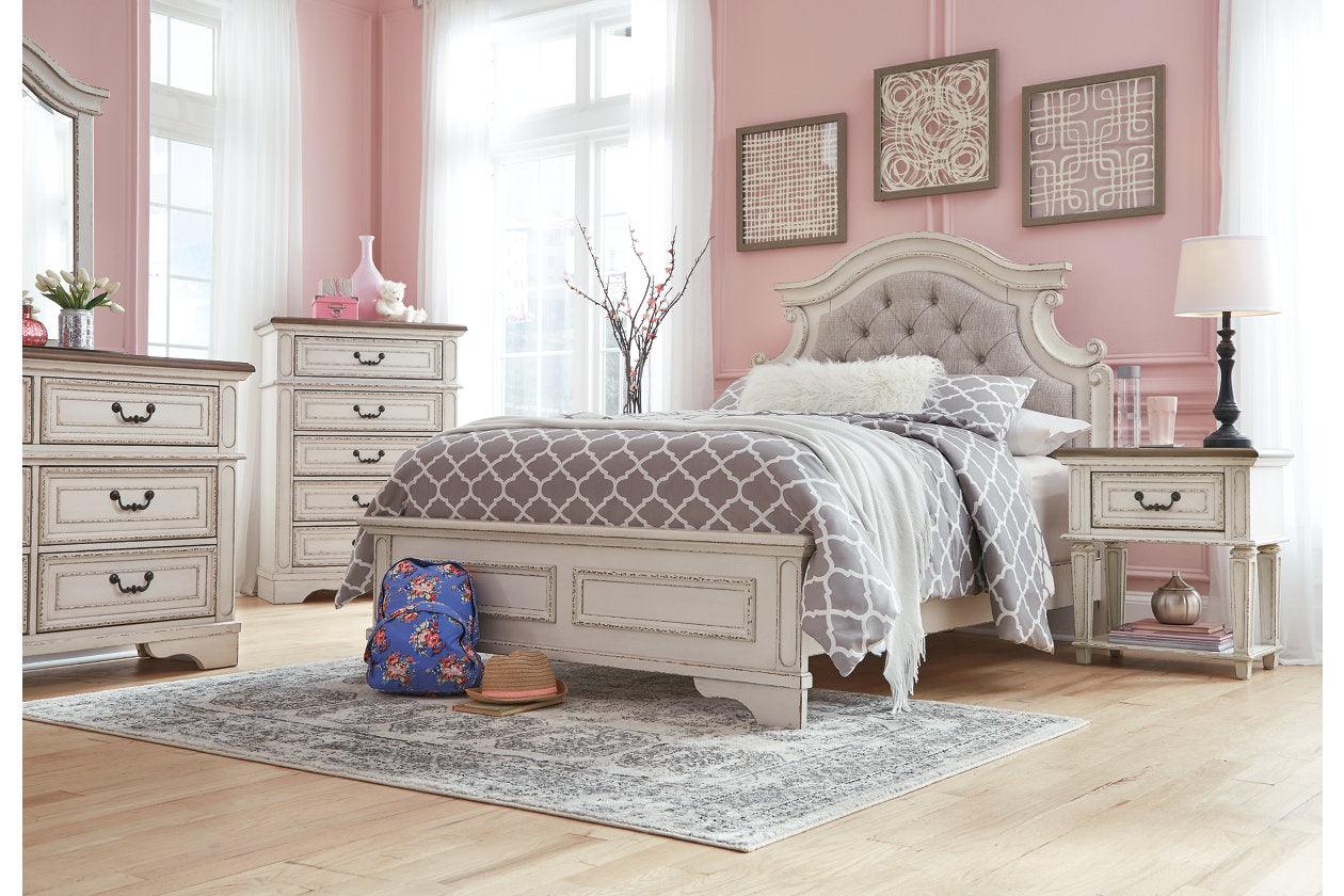 Realyn Chipped White Full Panel Bed - Image 9