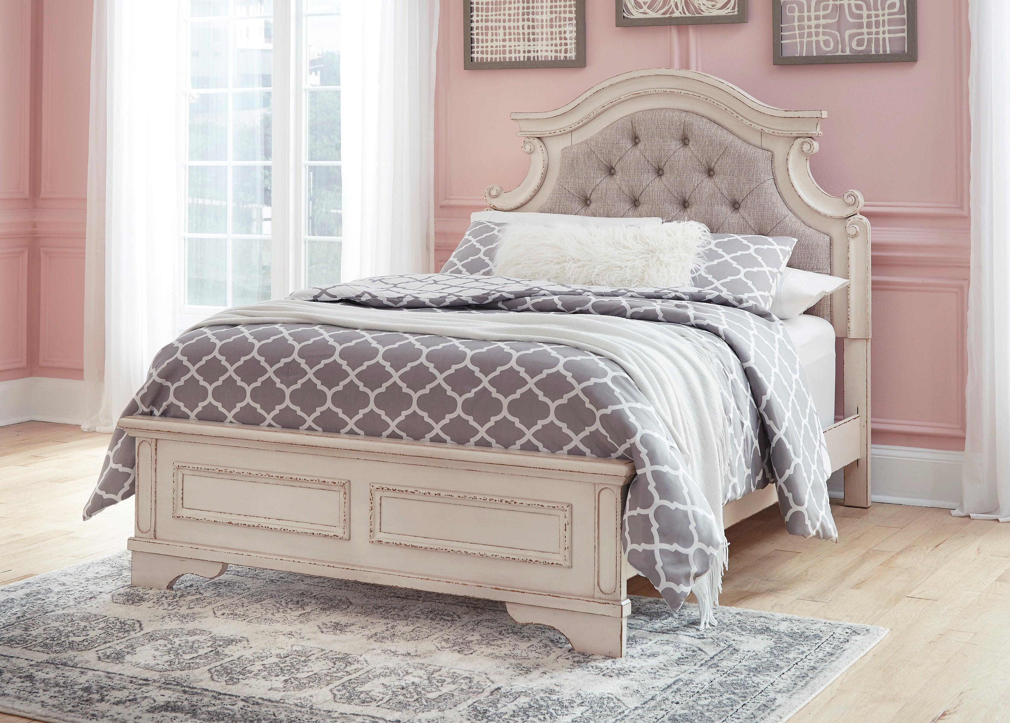 Realyn Chipped White Upholstered Panel Youth Bedroom Set - Image 2