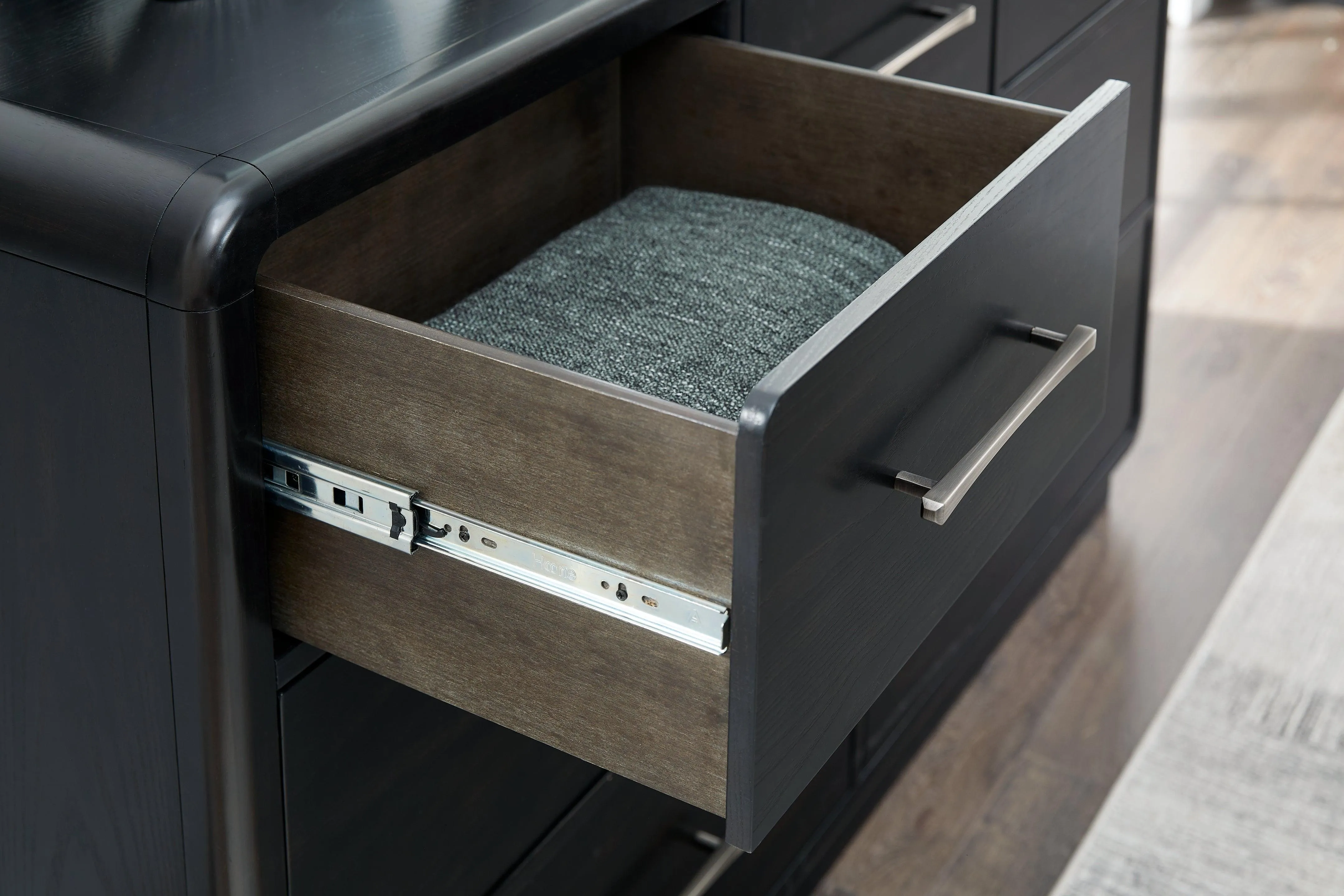 Rowanbeck Black Dresser - Image 8