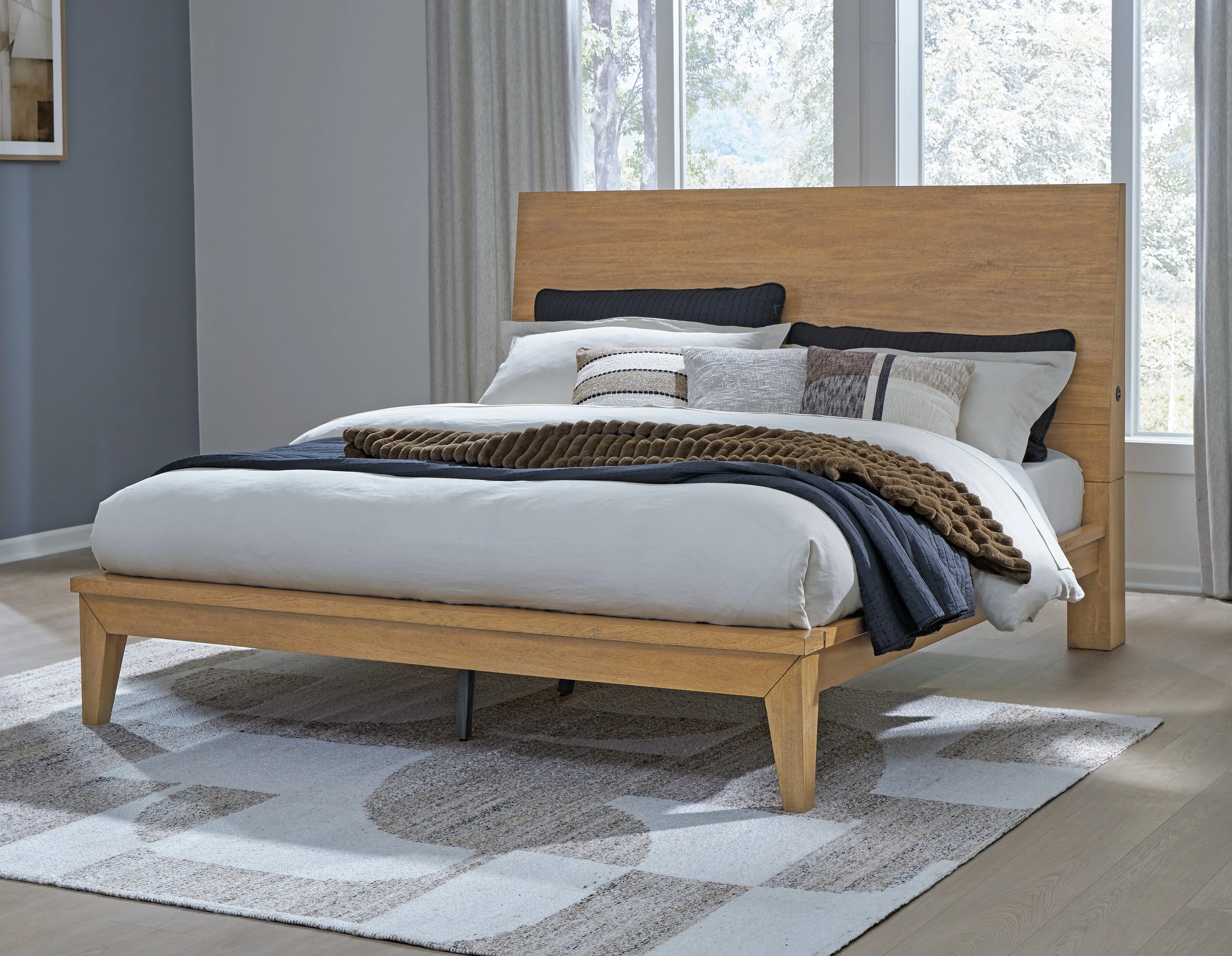 Sherbana Light Brown Queen Platform Bed - Image 15