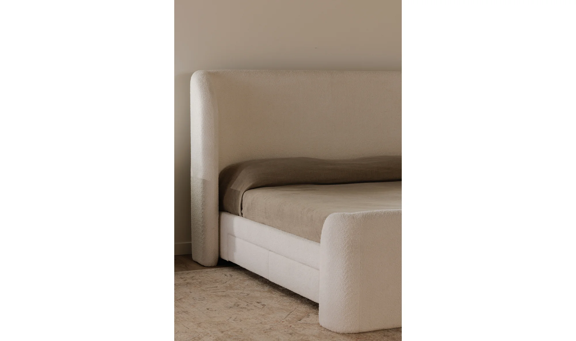 sophia queen bed - white - Image 15