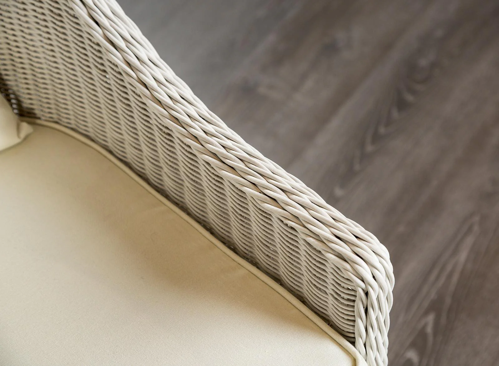 Tomohon White Swivel Wicker Chair - Image 2
