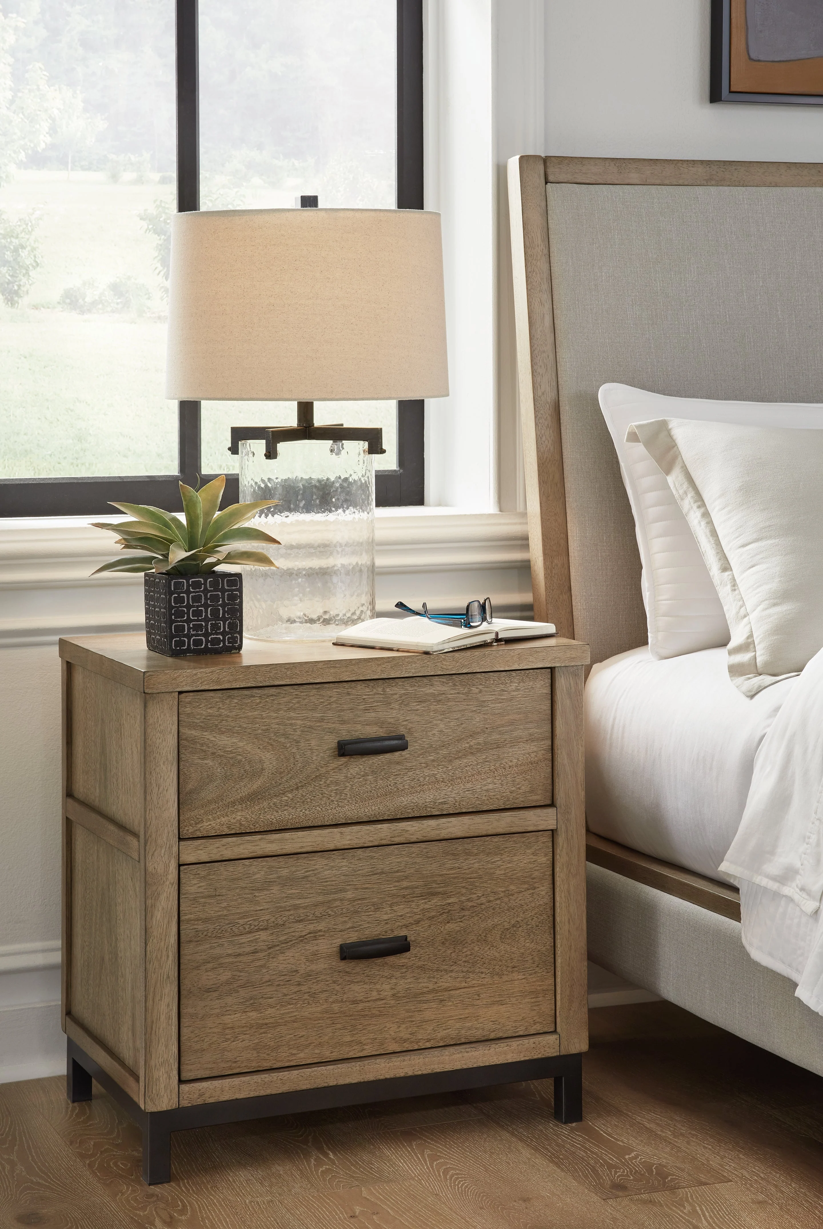 Tomtyn Light Brown Upholstered Platform Bedroom Set - Image 21