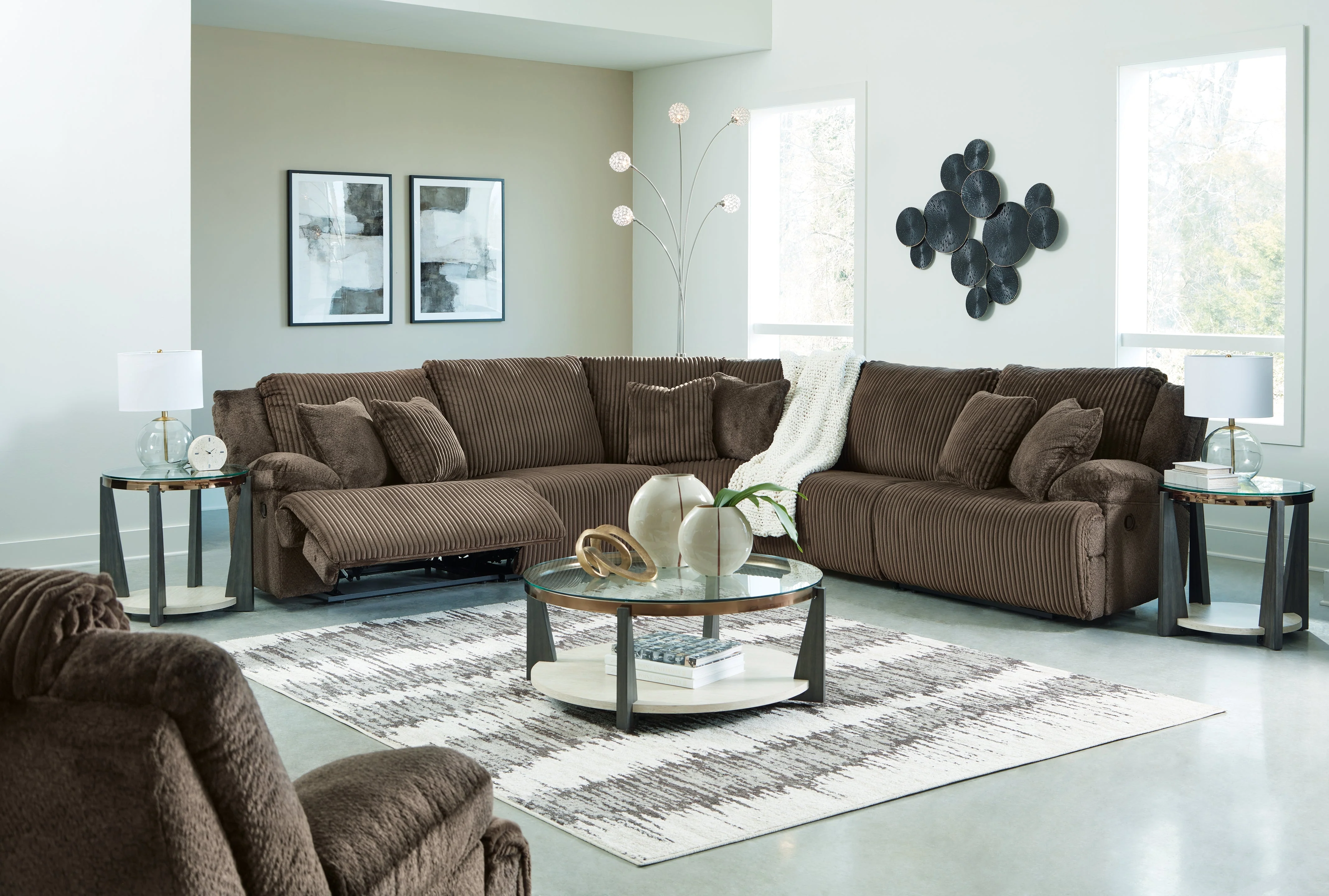 Top Tier 5-Piece Sectional with Recliner in Chocolate - Image 2