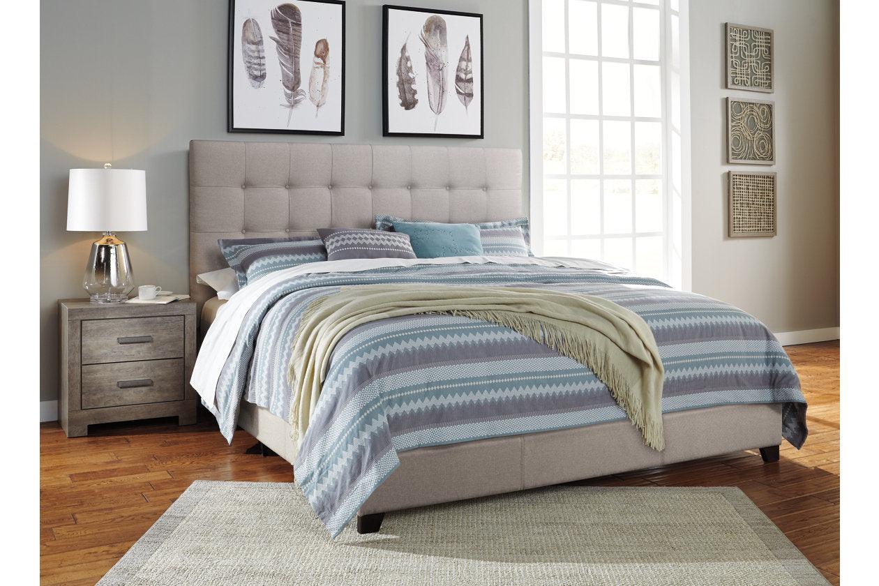 Upholstered Bed with Square Button Tufting - Image 5