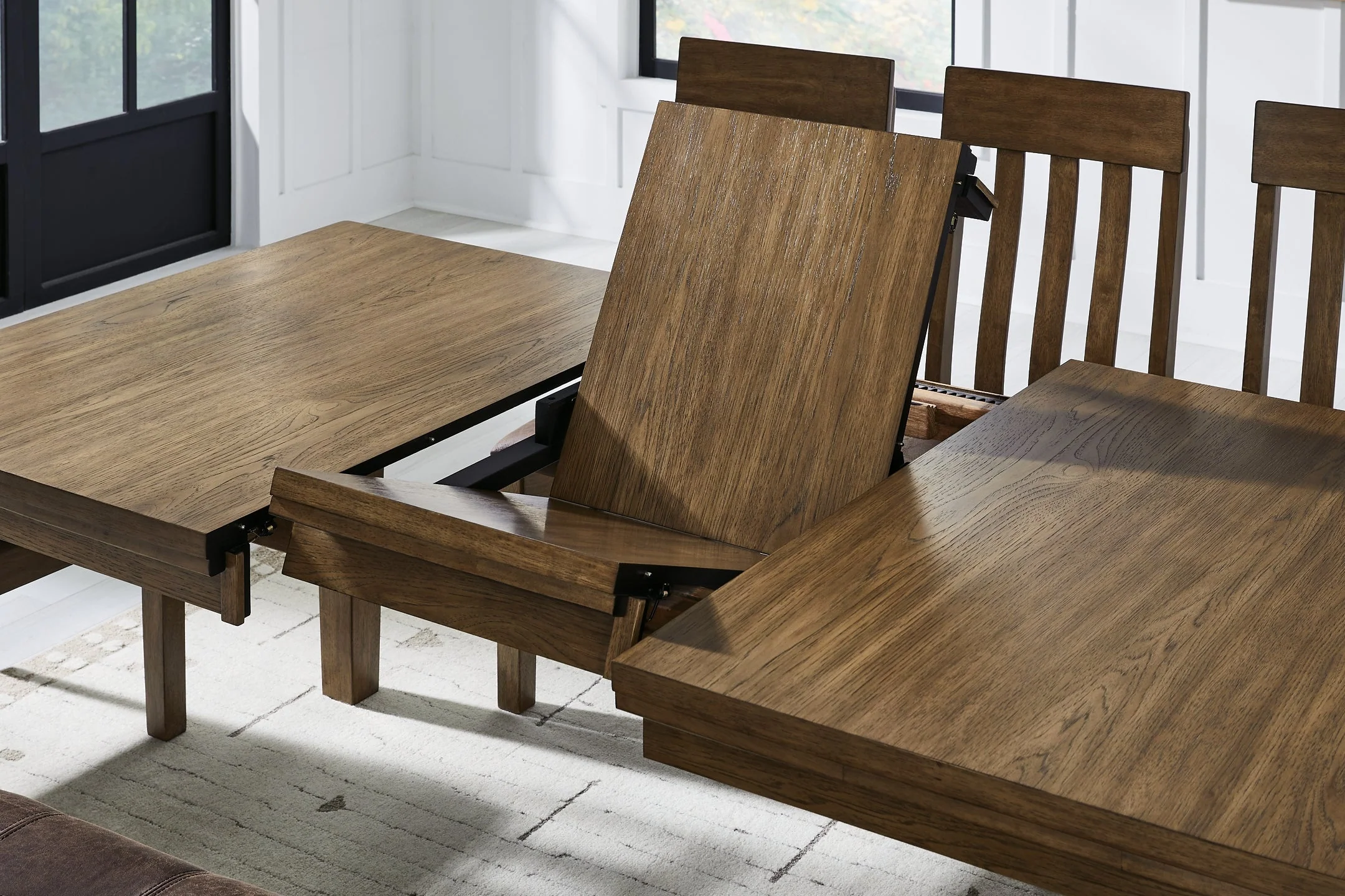 Urbinforte Dining Table and 8 Chairs - Image 4