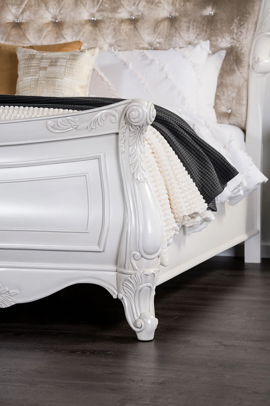 Valentini White/Tan Queen Bed - Image 3