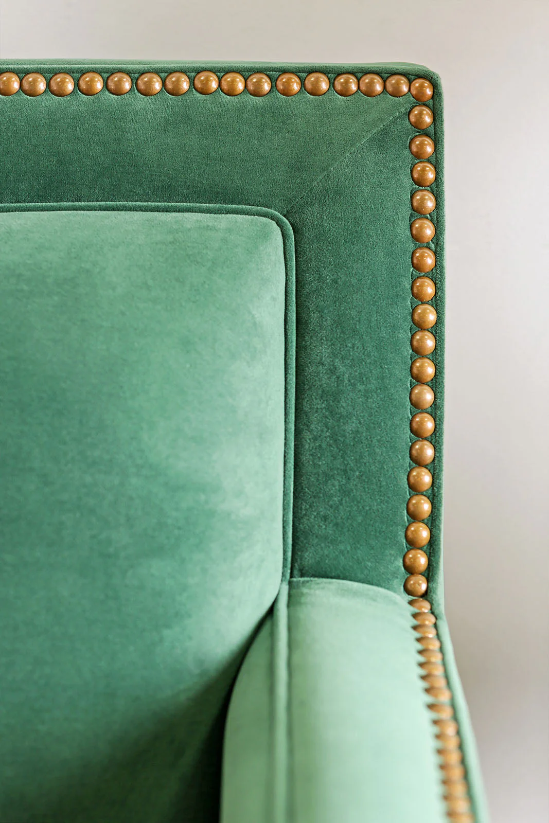 Verdante Emerald Green/Gold Sofa & Loveseat - Image 7