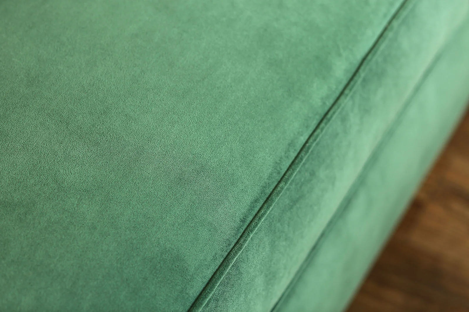Verdante Emerald Green/Gold Sofa & Loveseat - Image 9