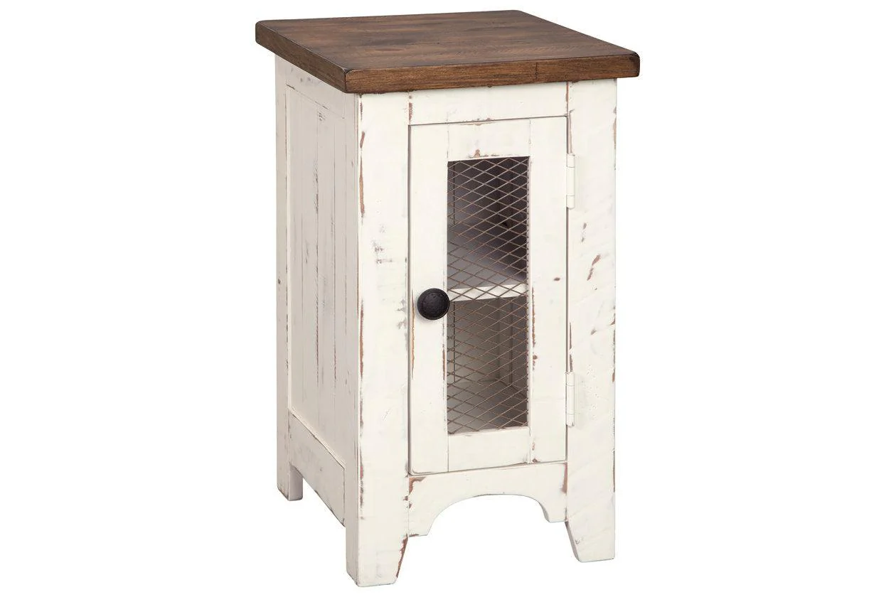 Wystfield White/Brown Chairside End Table - Image 2