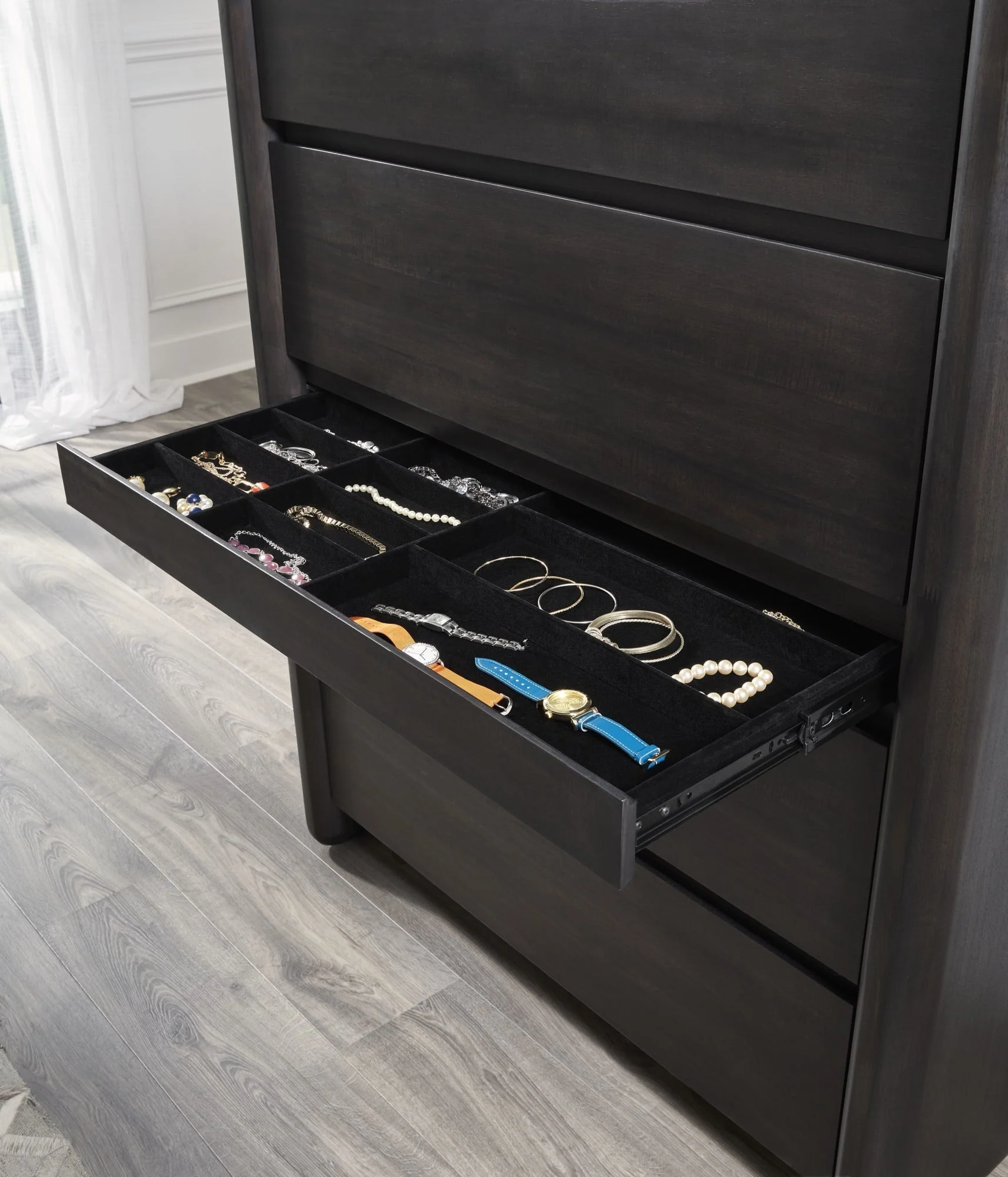 Xolani Jaguar Five Drawer Acacia Wood Chest with Jewelry Tray - Image 2