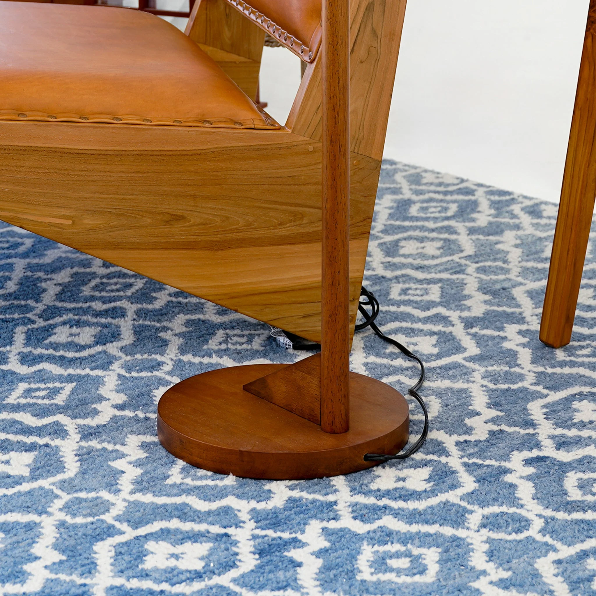 Zensa Brown Floor Lamp - Image 3