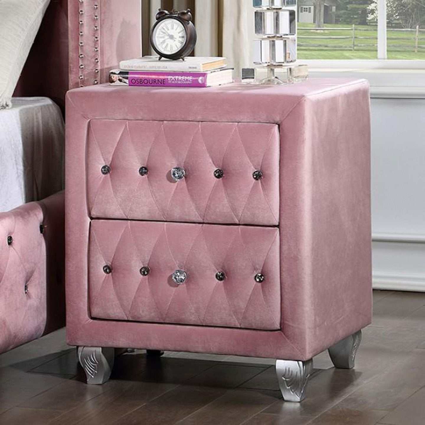 Zohar Pink 4-Piece Full Bedroom Set - Image 4