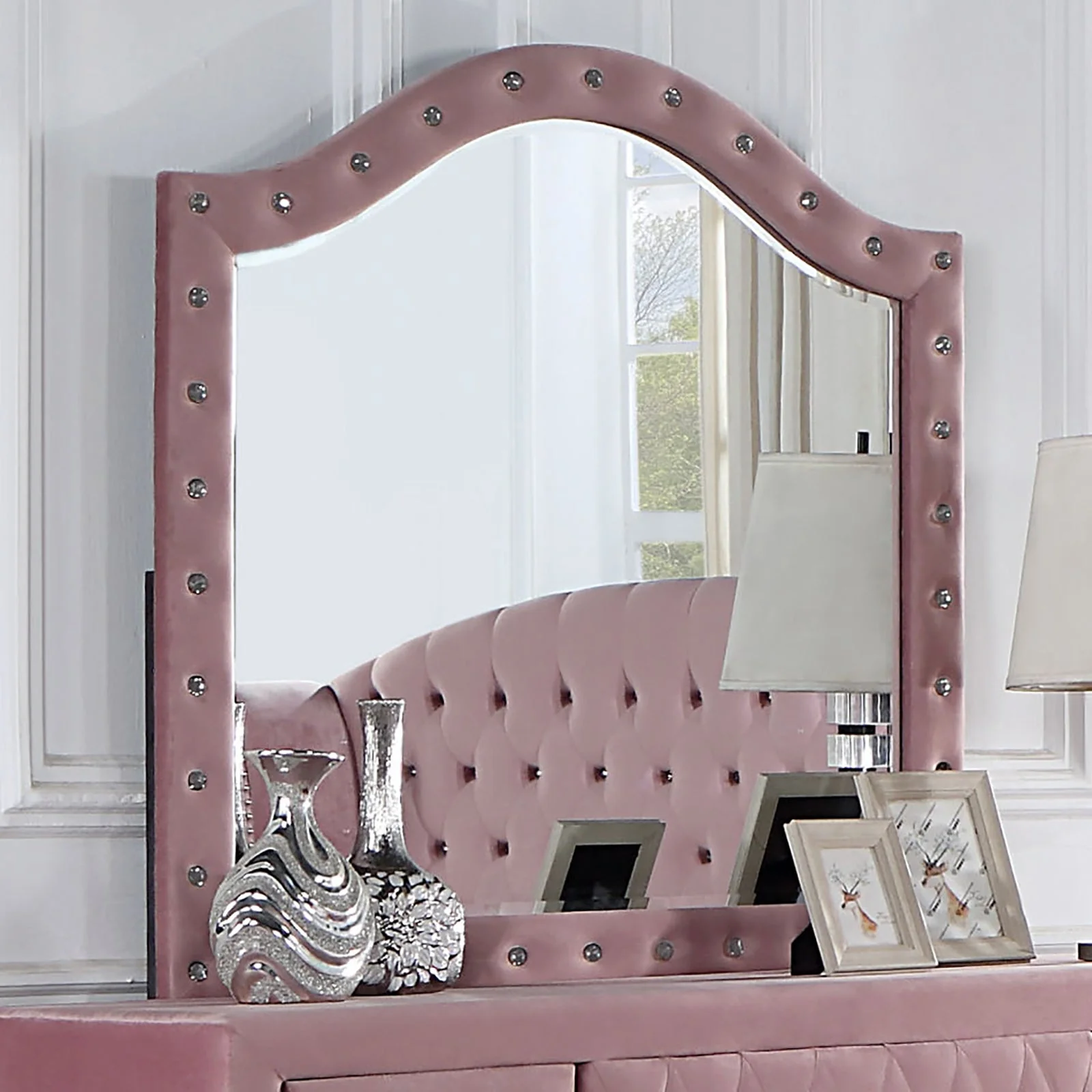 Zohar Pink 5-Piece Queen Bedroom Set - Image 7